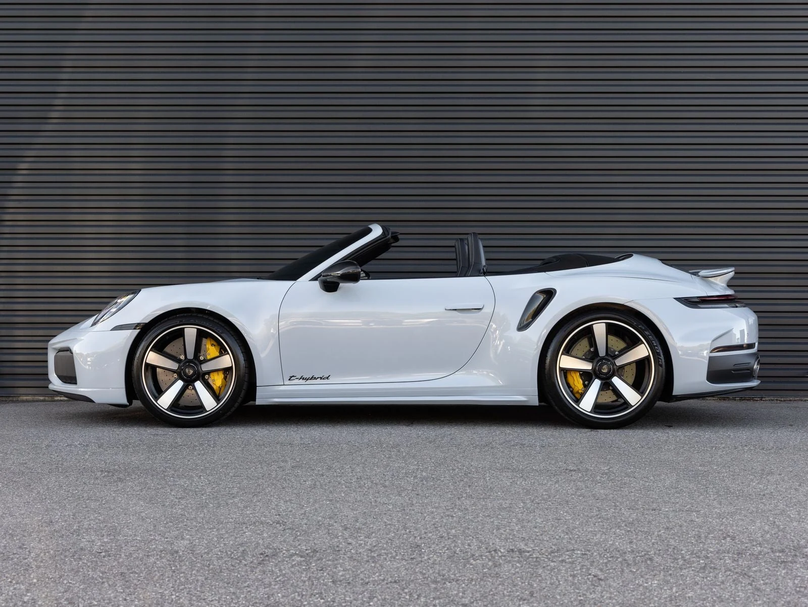 2026 Porsche 911 Turbo S Cabriolet (992.2), 2/20