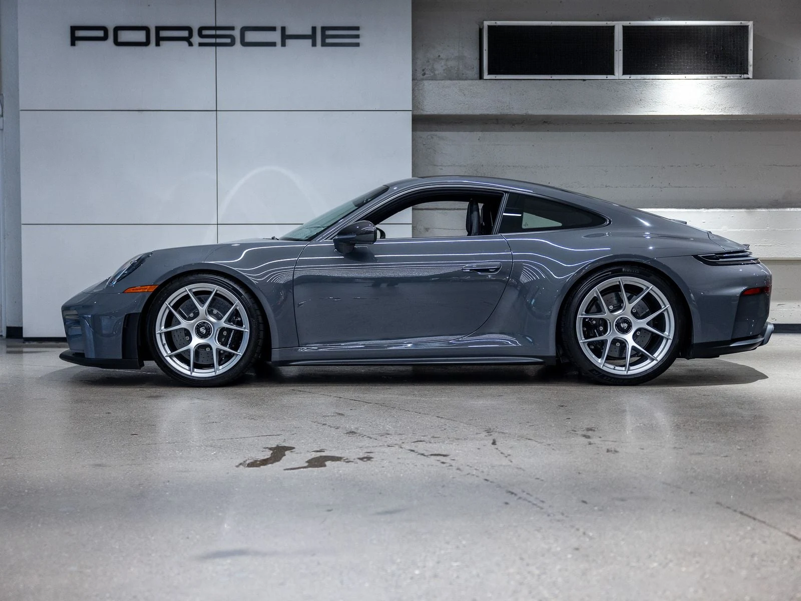 2025 Porsche 911 GT3 Touring (992.2), 2/20