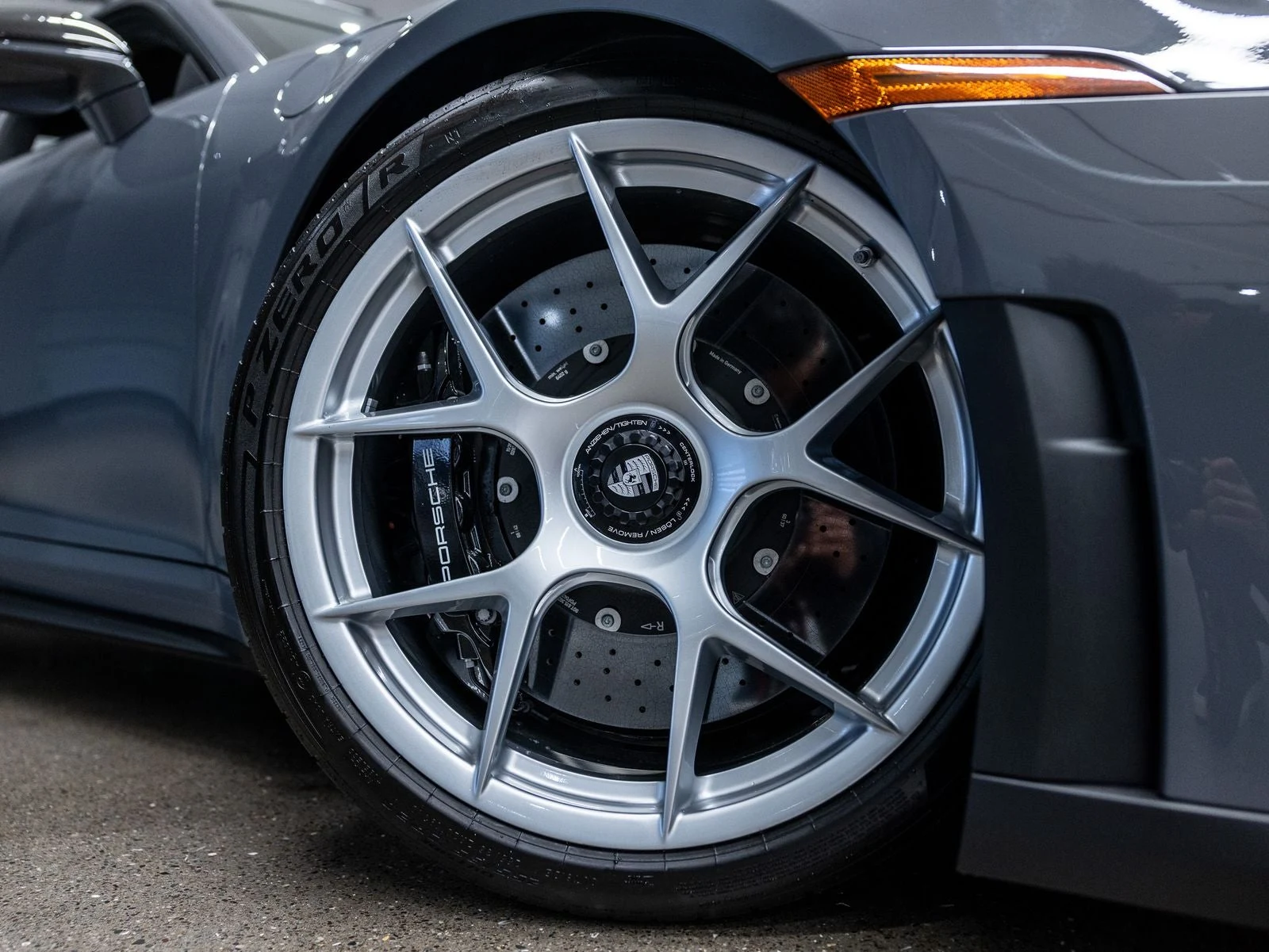 2025 Porsche 911 GT3 Touring (992.2), 19/20
