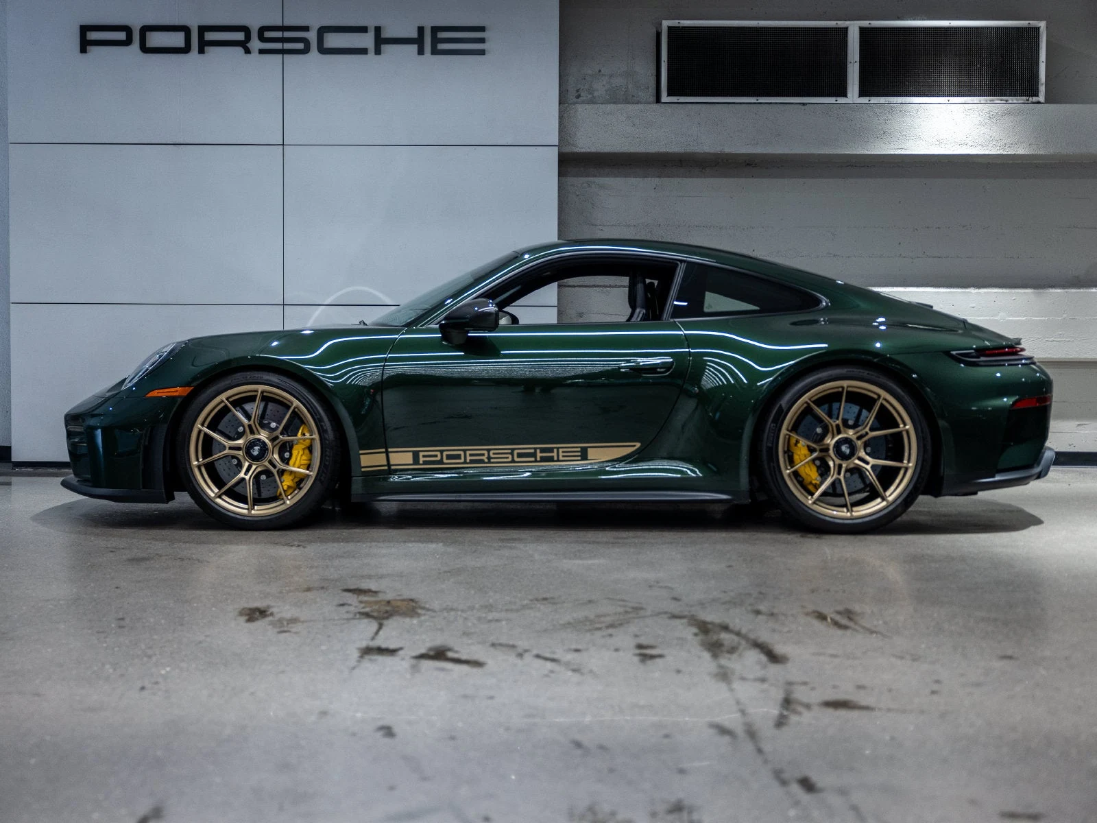 2025 Porsche 911 GT3 Touring (992.2), 2/20