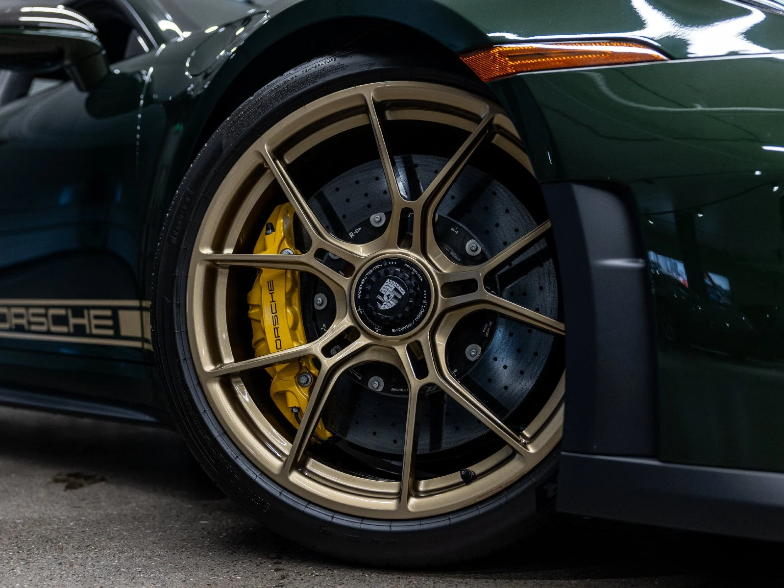 2025 Porsche 911 GT3 Touring (992.2), 18/20