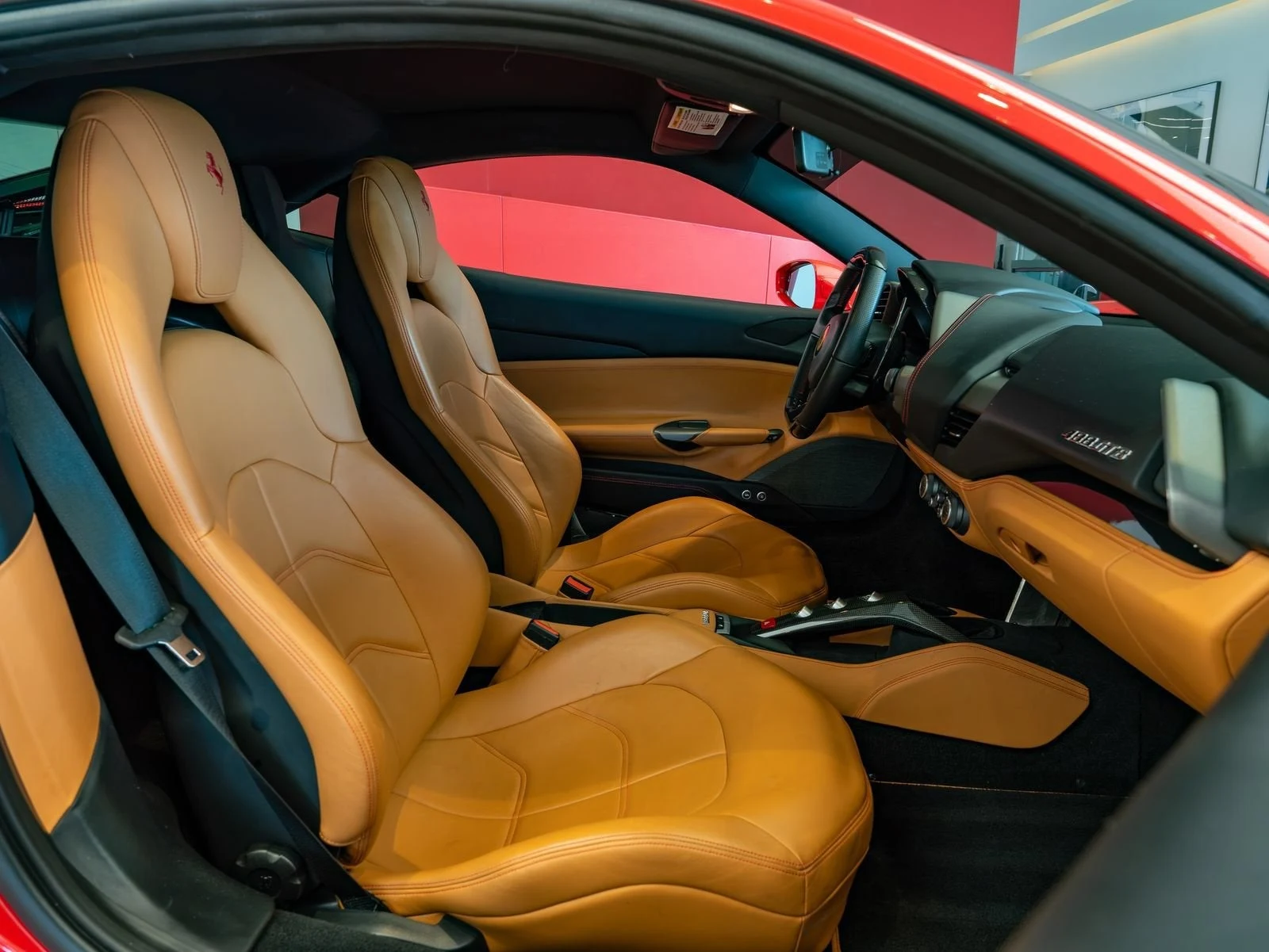 2017 Ferrari 488 GTB, 18/20