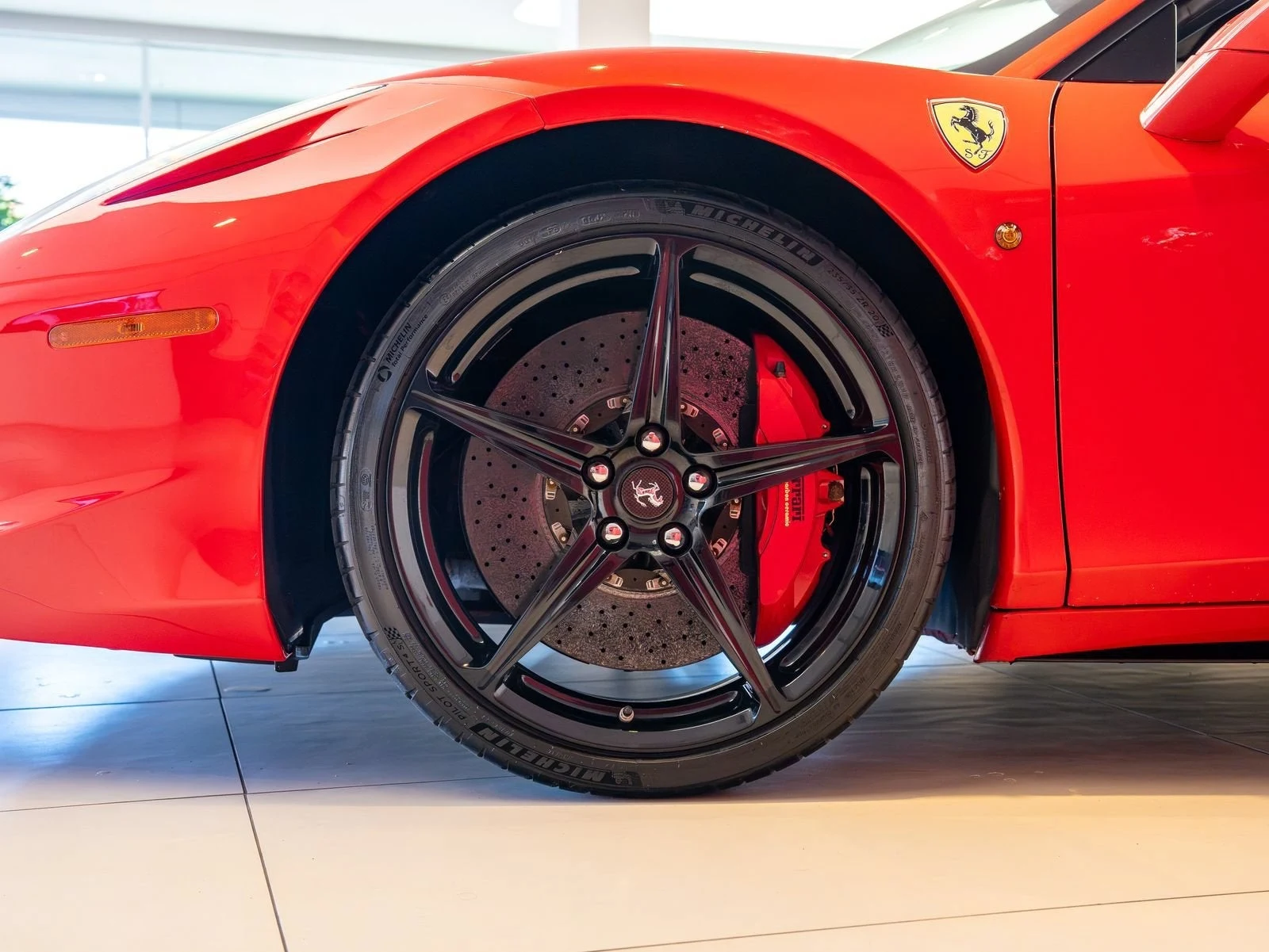 2010 Ferrari 458 Italia, 3/20