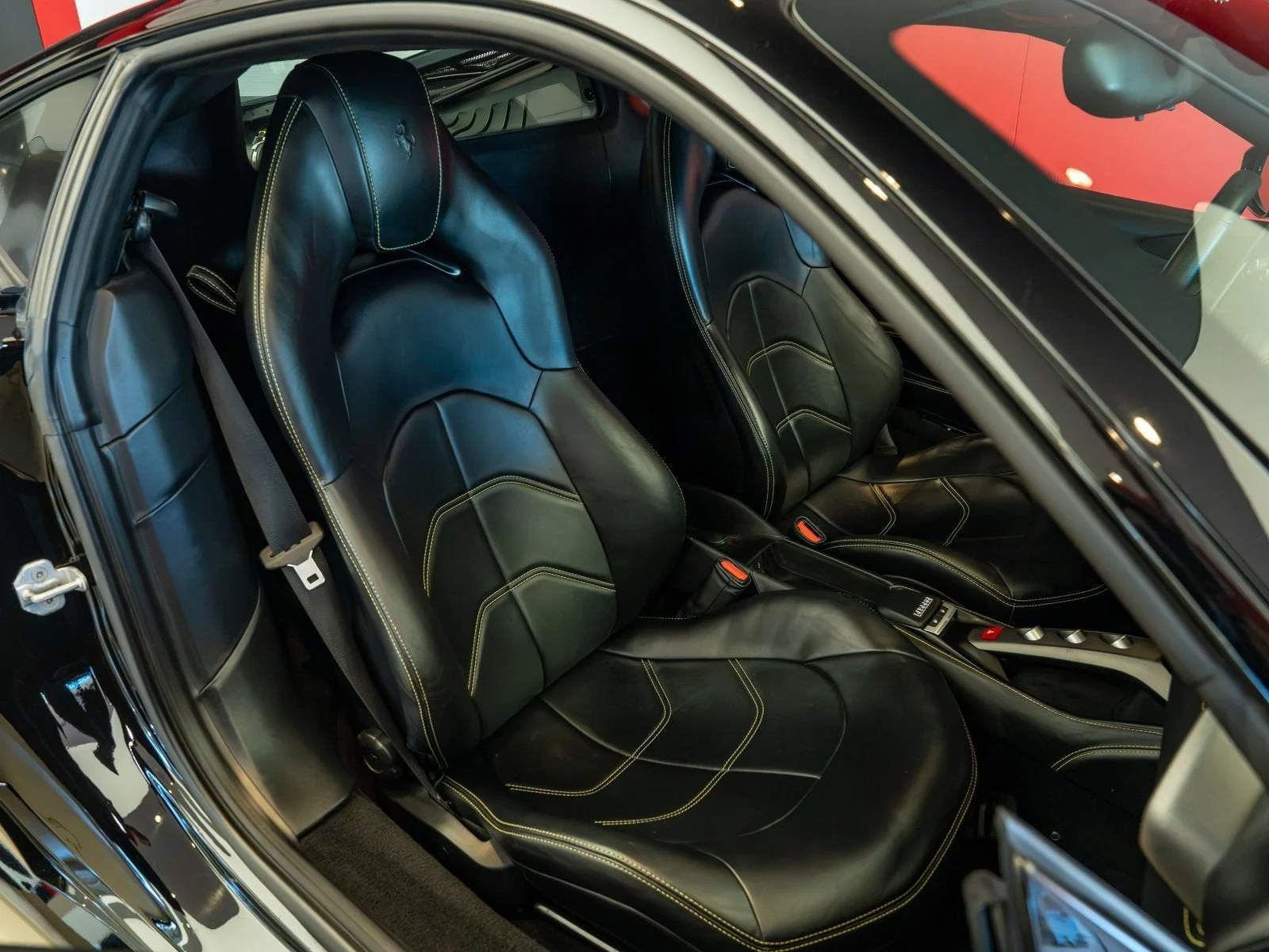 2016 Ferrari 488 GTB, 19/20