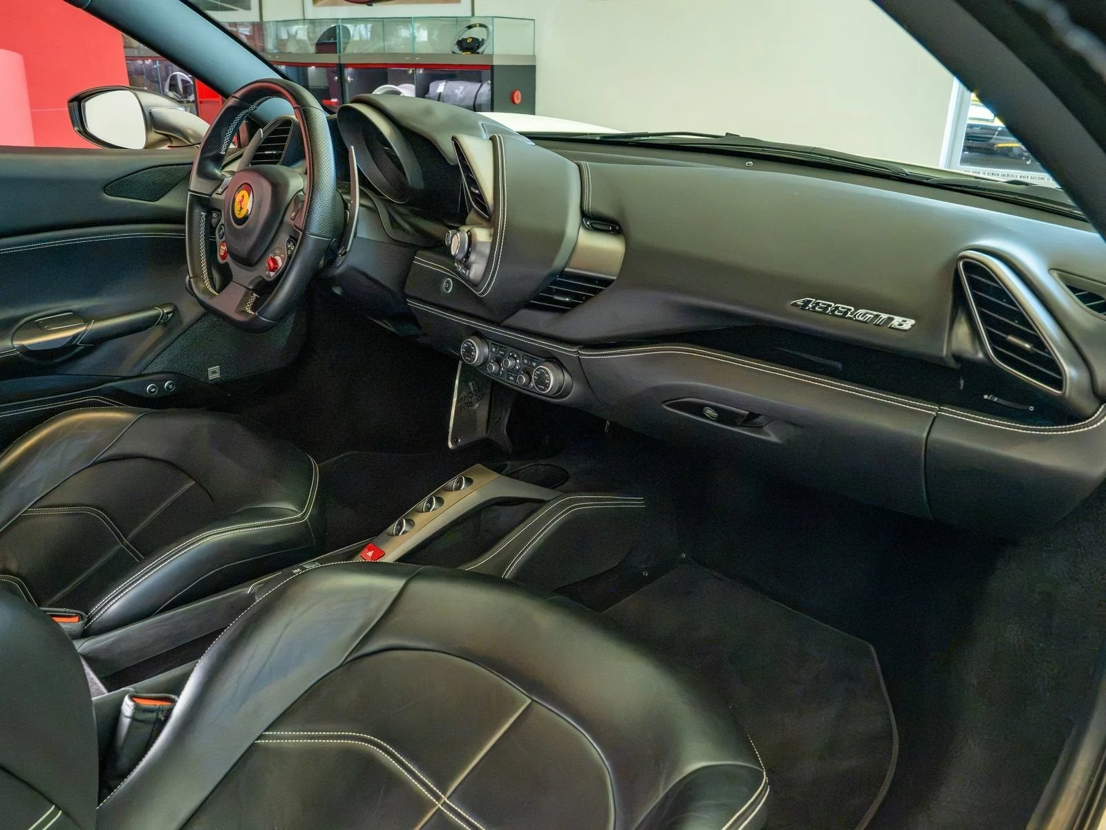 2016 Ferrari 488 GTB, 17/20