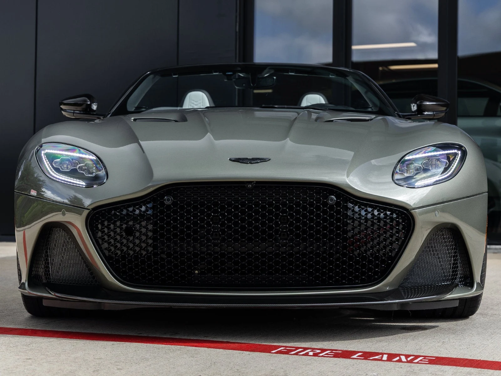 2023 Aston Martin DBS Volante, 4/20