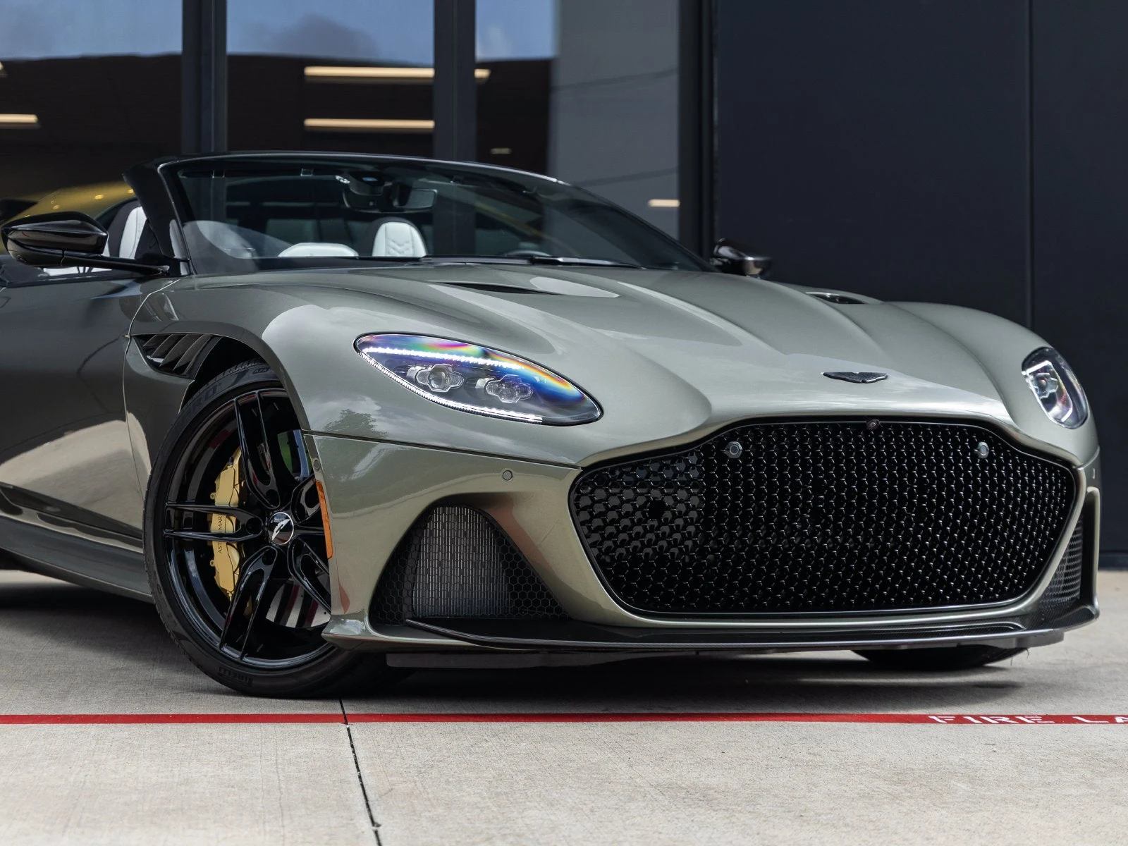 2023 Aston Martin DBS Volante, 5/20