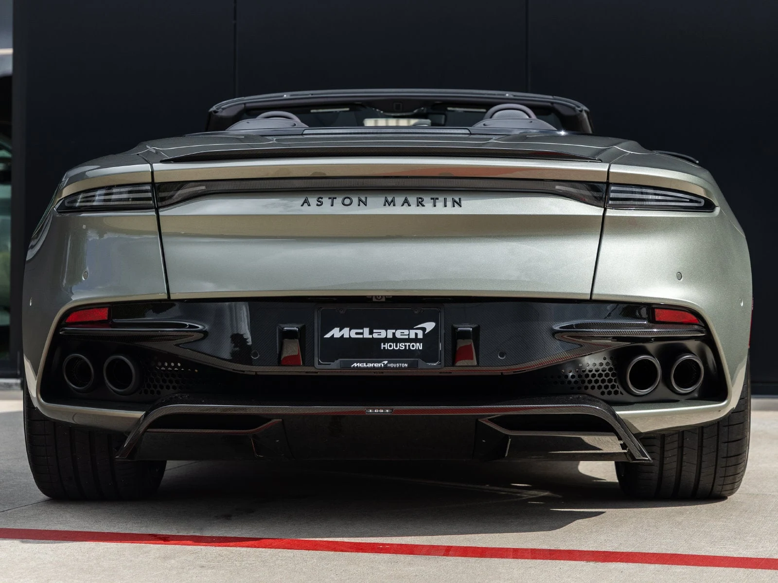 2023 Aston Martin DBS Volante, 8/20