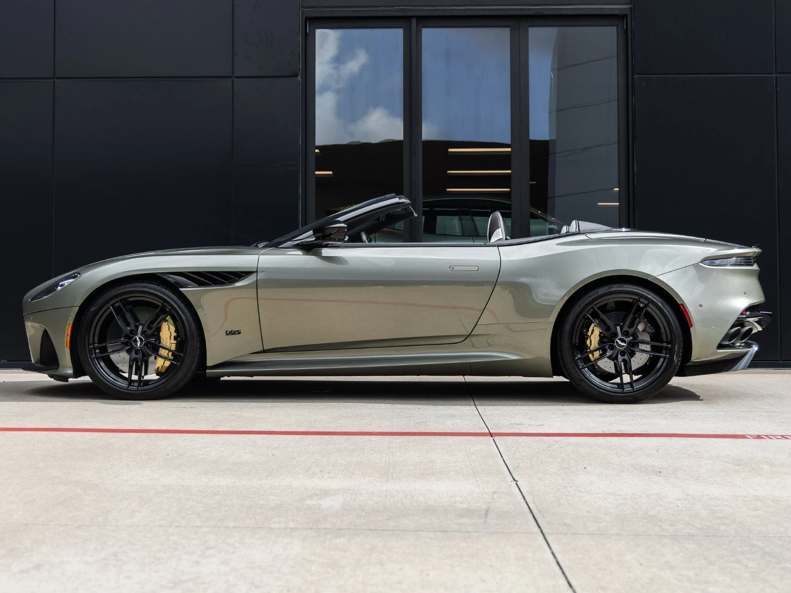 2023 Aston Martin DBS Volante, 10/20
