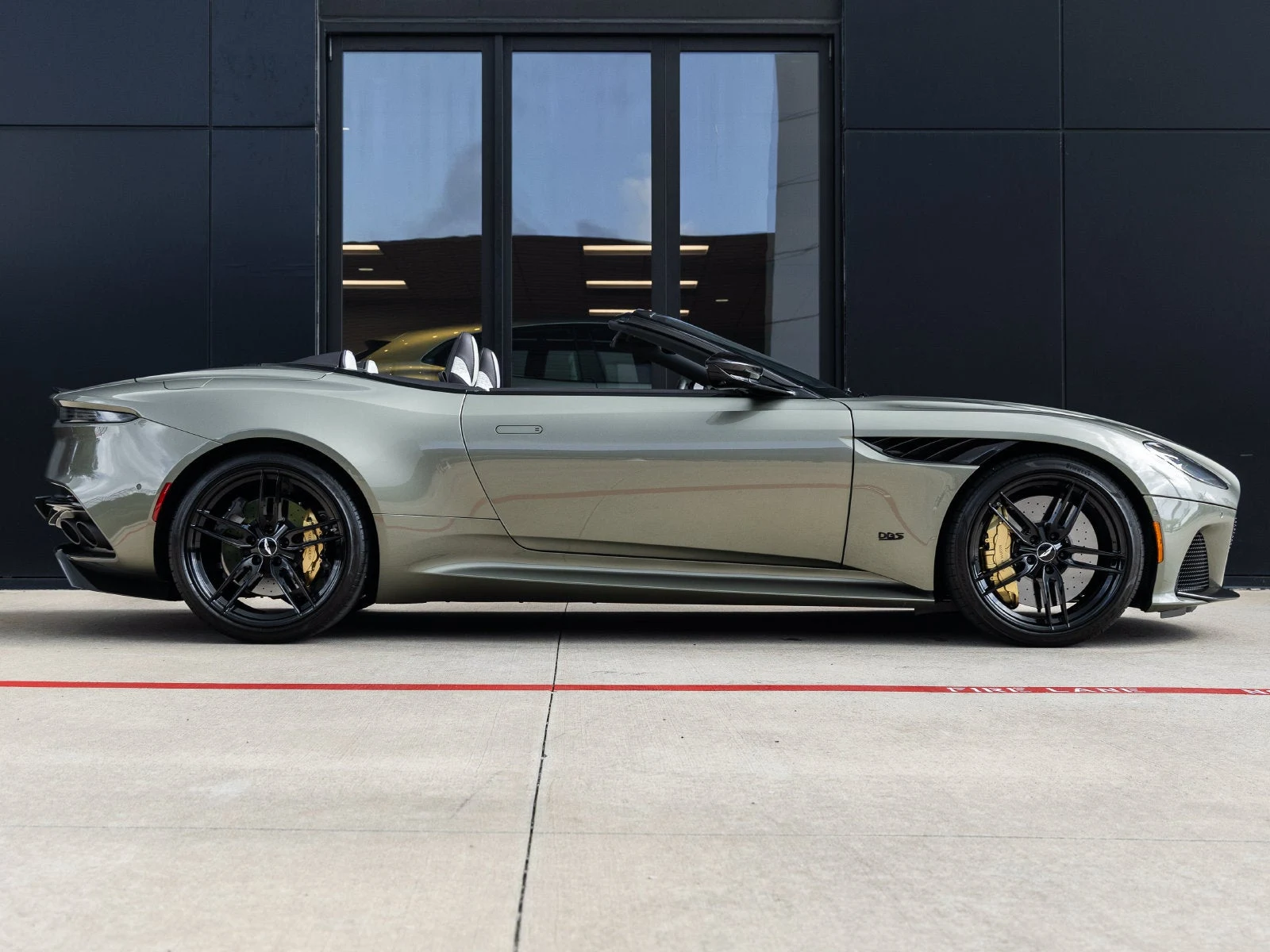 2023 Aston Martin DBS Volante, 11/20