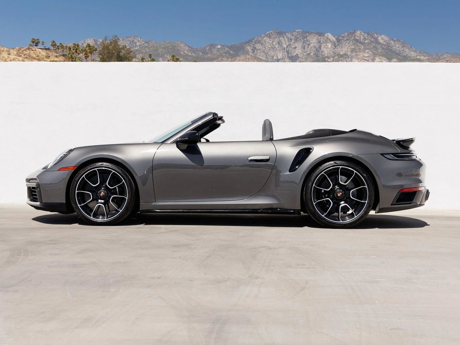 2024 Porsche 911 Turbo S Cabriolet (992.1), 2/20