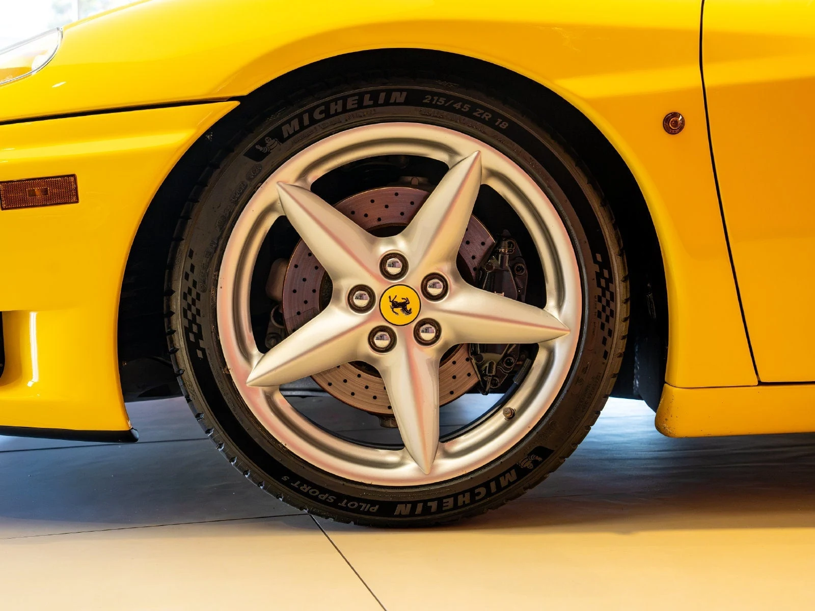 2001 Ferrari 360 Spider, 4/20