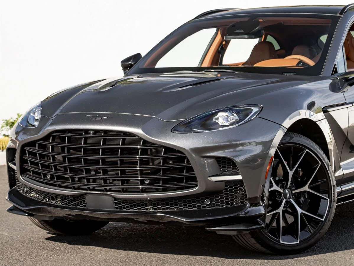 2026 Aston Martin DBX707 (2024 Update), 2/20