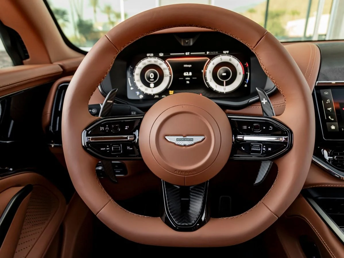 2026 Aston Martin DBX707 (2024 Update), 18/20