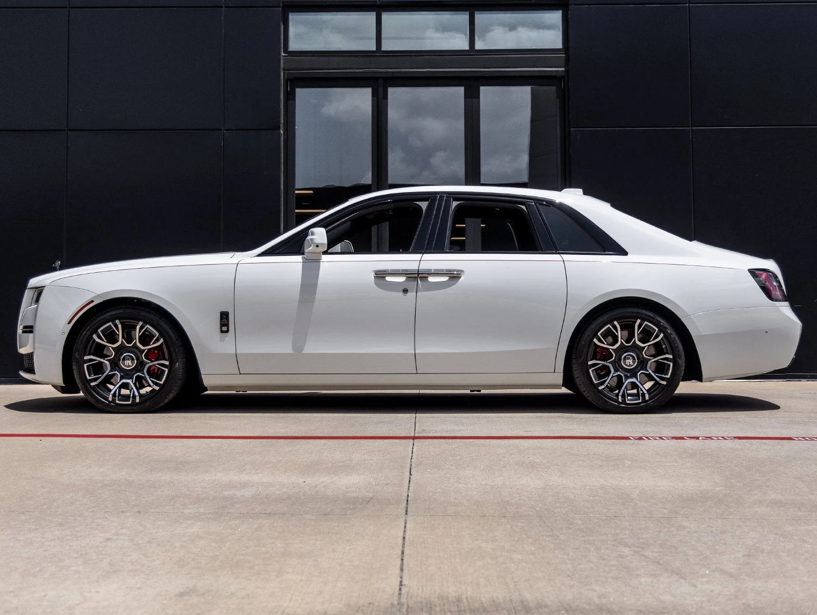 2023 Rolls-Royce Ghost II Black Badge, 2/20