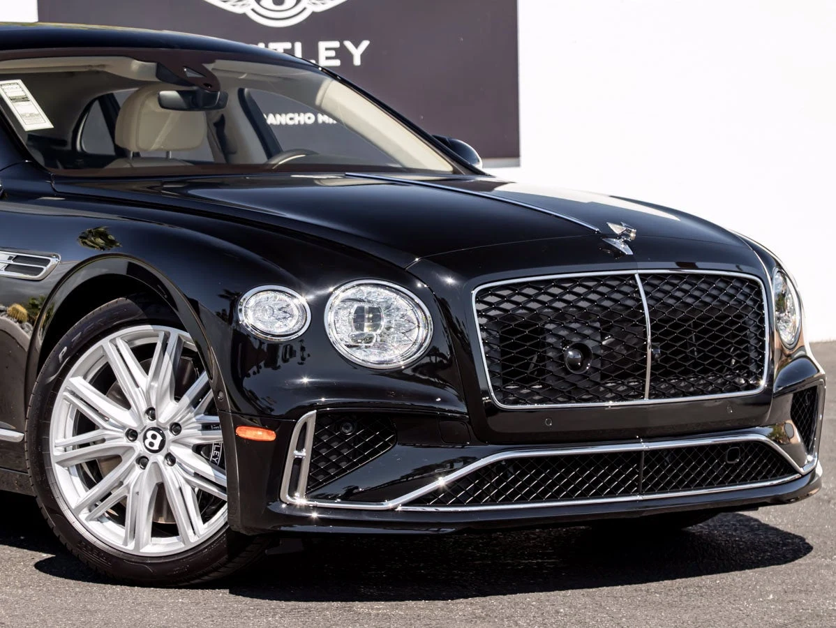 2026 Bentley Flying Spur V8 (4th Generation), 8/20