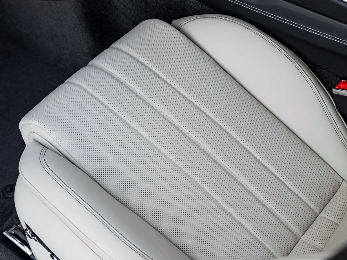 2026 Bentley Flying Spur V8 (4th Generation), 17/20