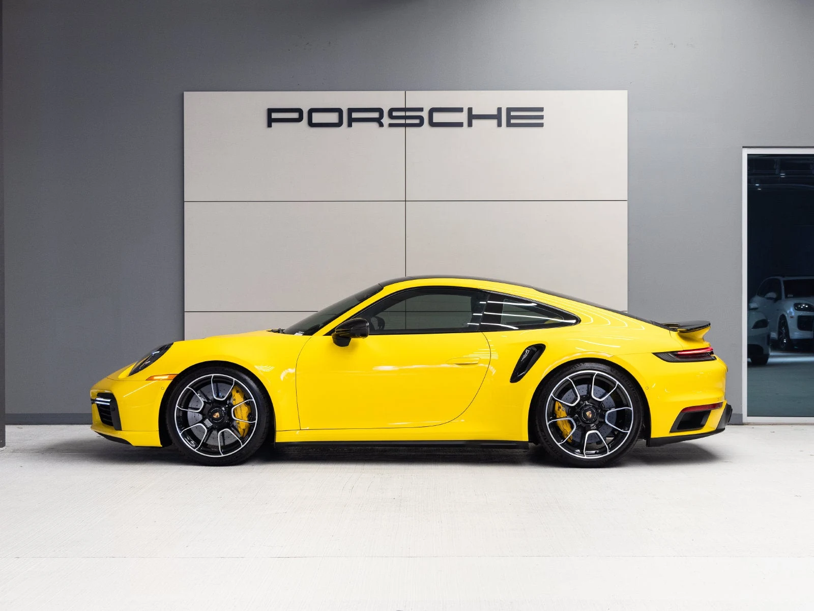 2023 Porsche 911 Turbo S (992.1), 2/20