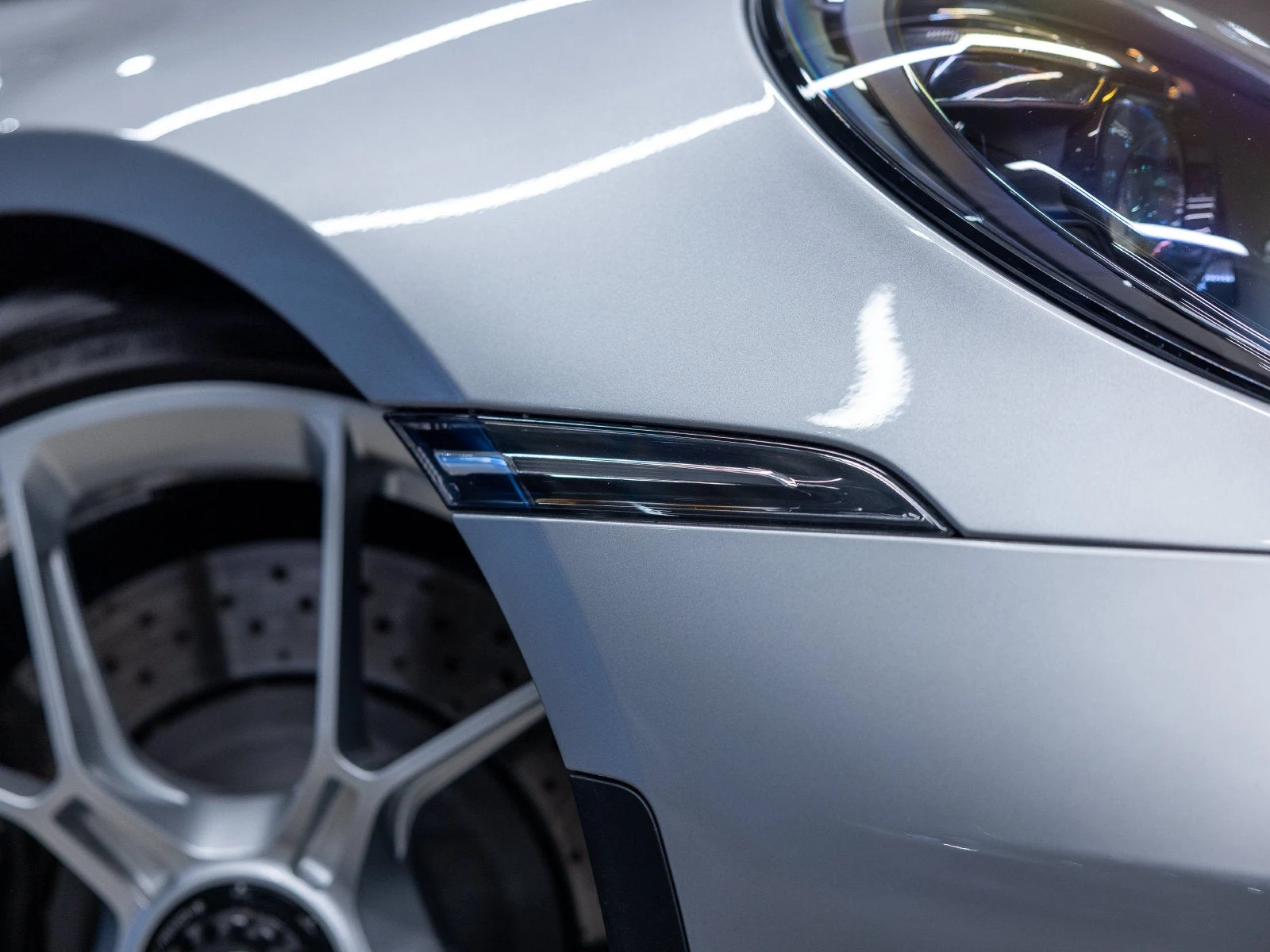 2023 Porsche 911 GT3 Touring (992.1), 19/20