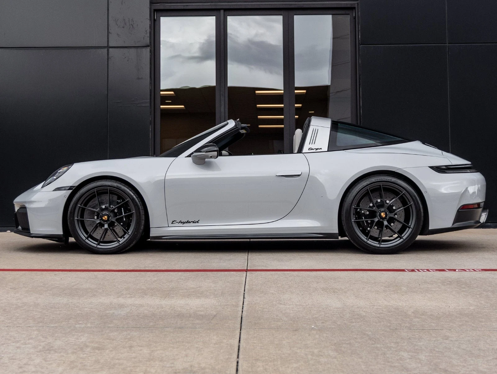 2026 Porsche 911 Targa 4 GTS (992.2), 2/20