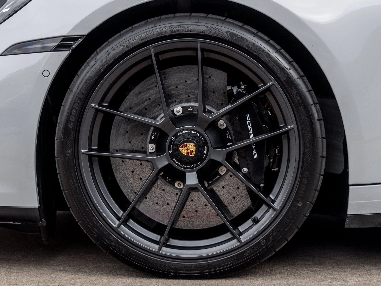 2026 Porsche 911 Targa 4 GTS (992.2), 18/20