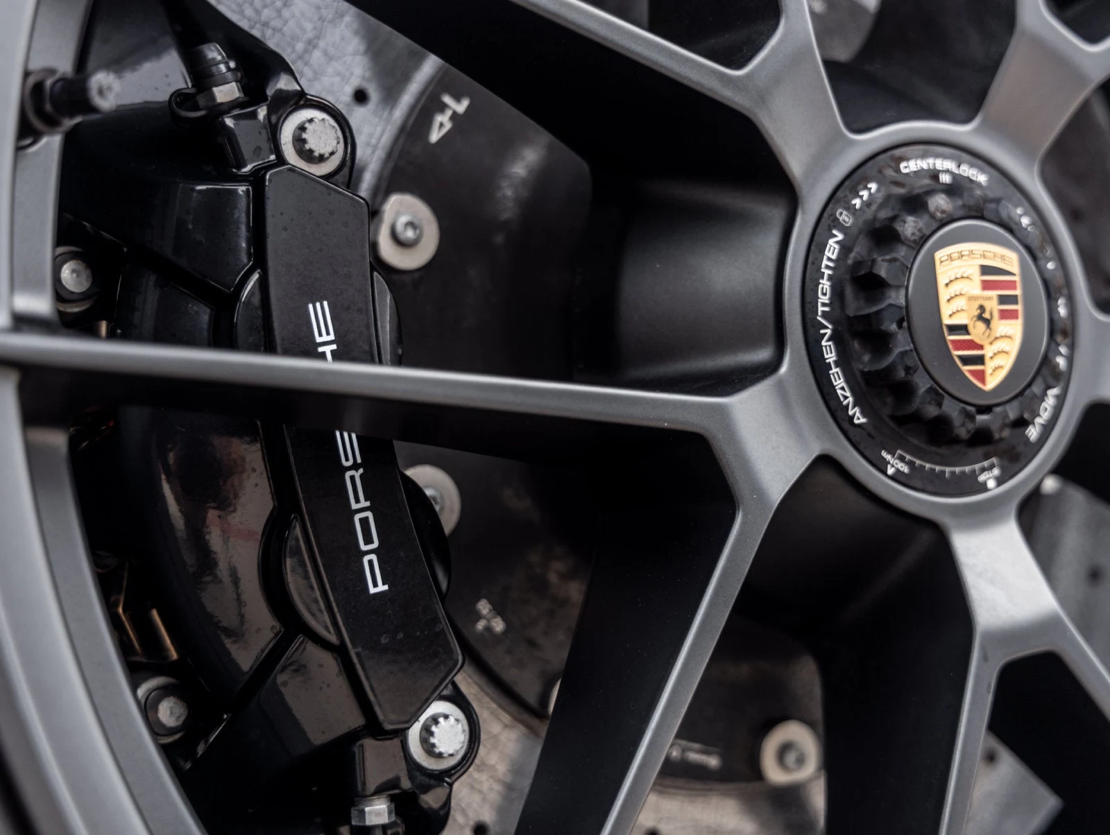 2026 Porsche 911 Targa 4 GTS (992.2), 19/20