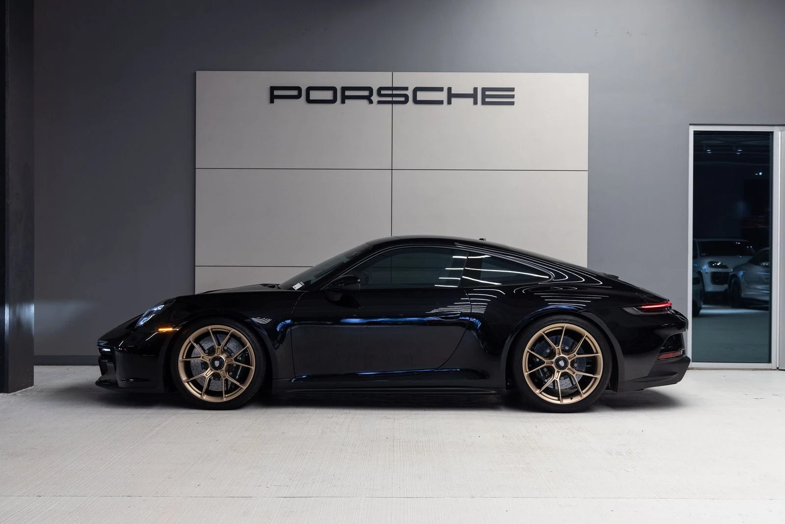 2023 Porsche 911 GT3 Touring (992.1), 2/20