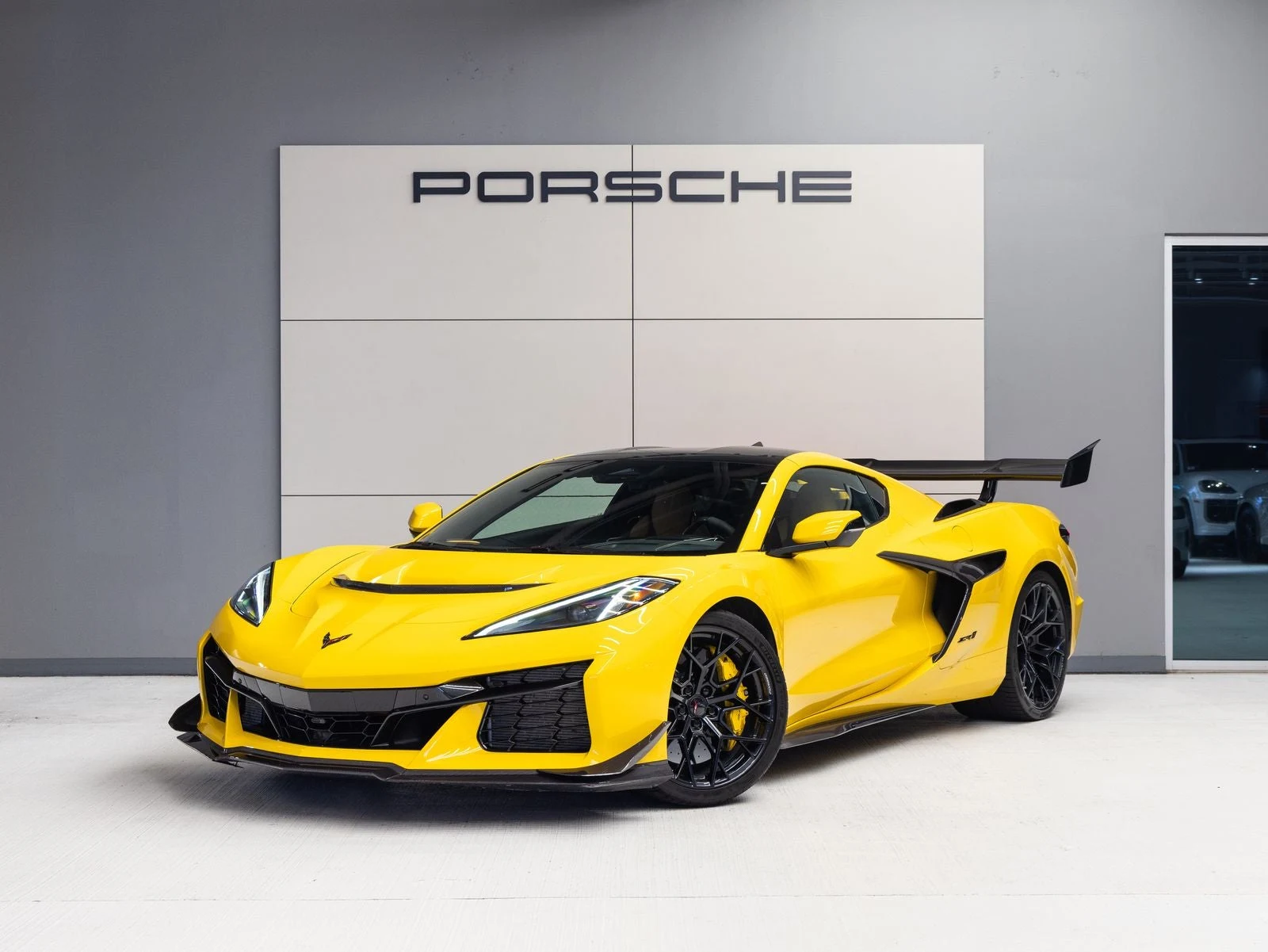 Chevrolet Corvette ZR1 3LZ Coupé (C8) · Competition Yellow Tintcoat Metallic · Indigo Auto Group
