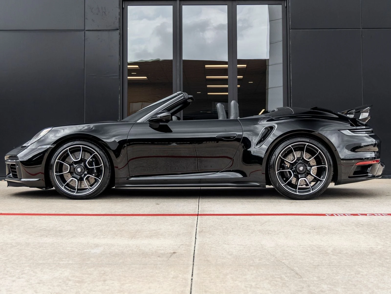 2024 Porsche 911 Turbo Cabriolet (992.1), 2/20