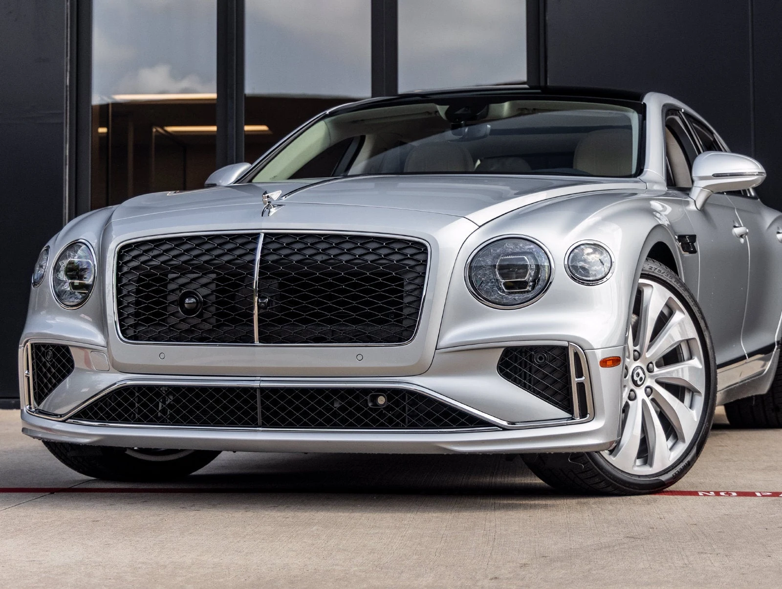 2026 Bentley Flying Spur V8 (4th Generation), 3/20