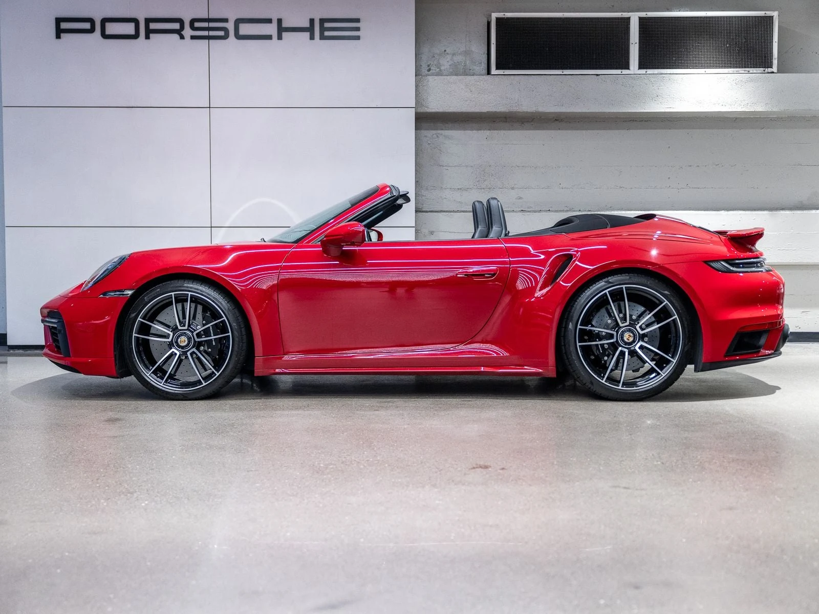 2021 Porsche 911 Turbo S Cabriolet (992.1), 2/20