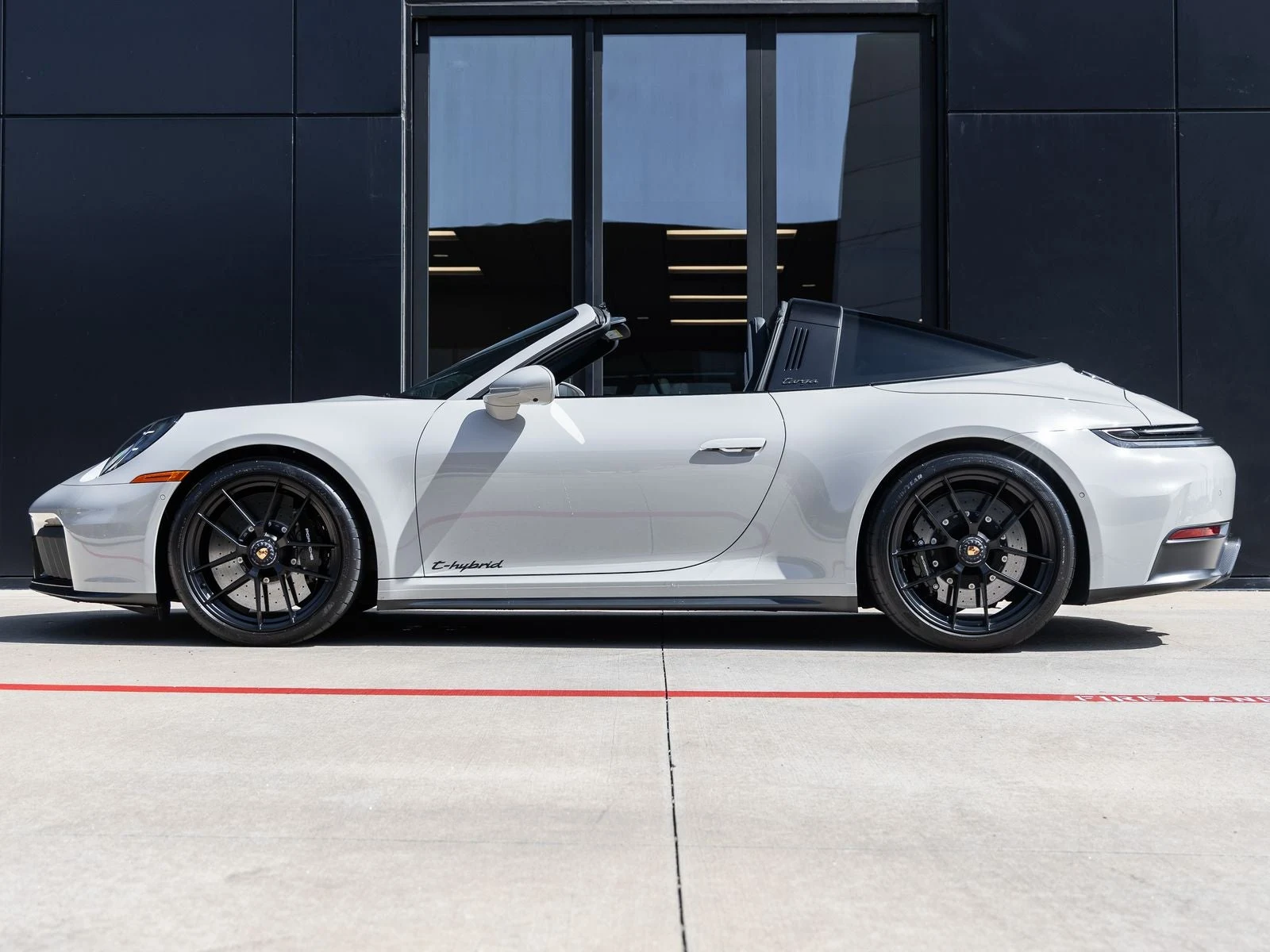 2025 Porsche 911 Targa 4 GTS (992.2), 2/20