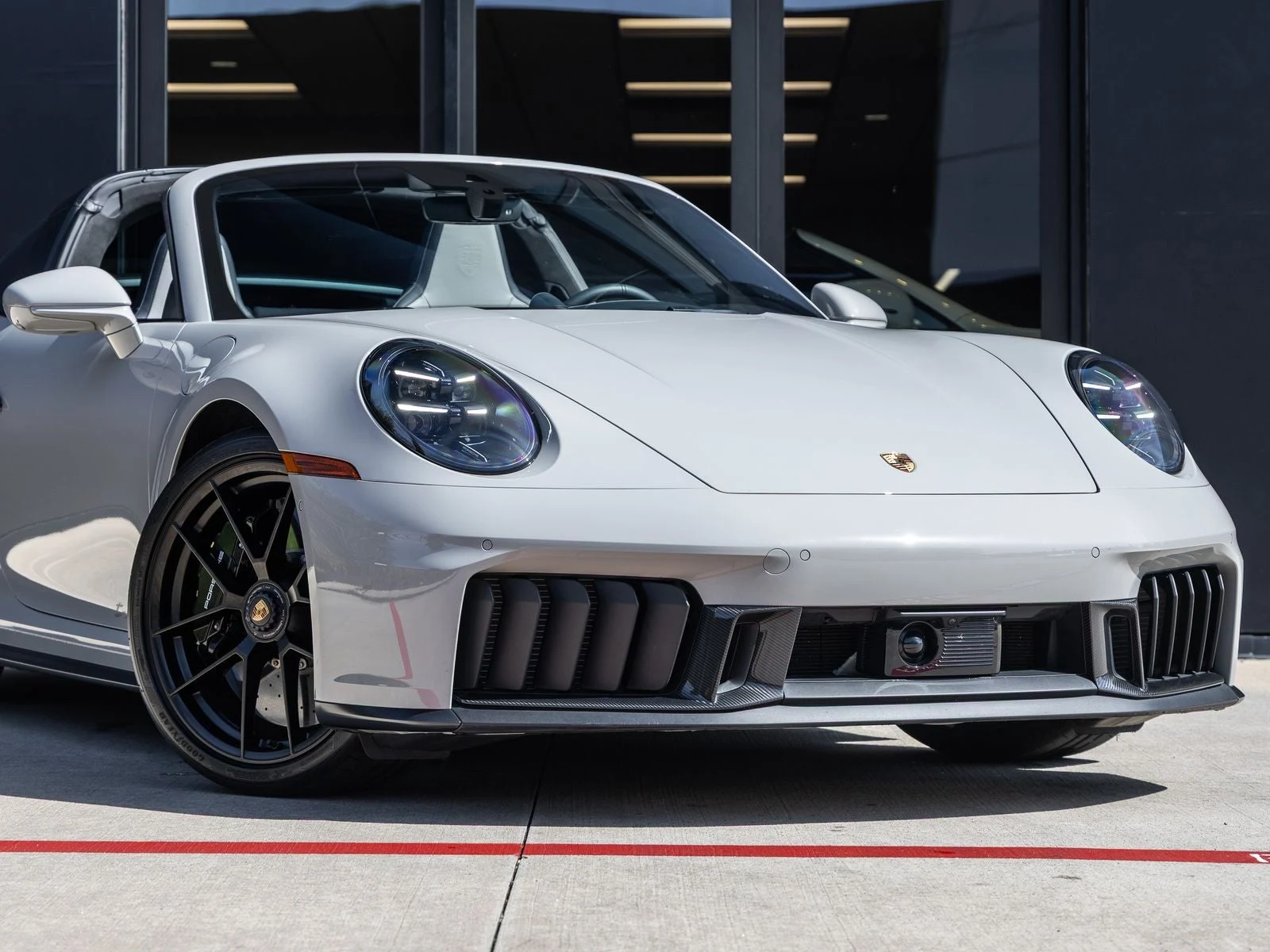2025 Porsche 911 Targa 4 GTS (992.2), 9/20
