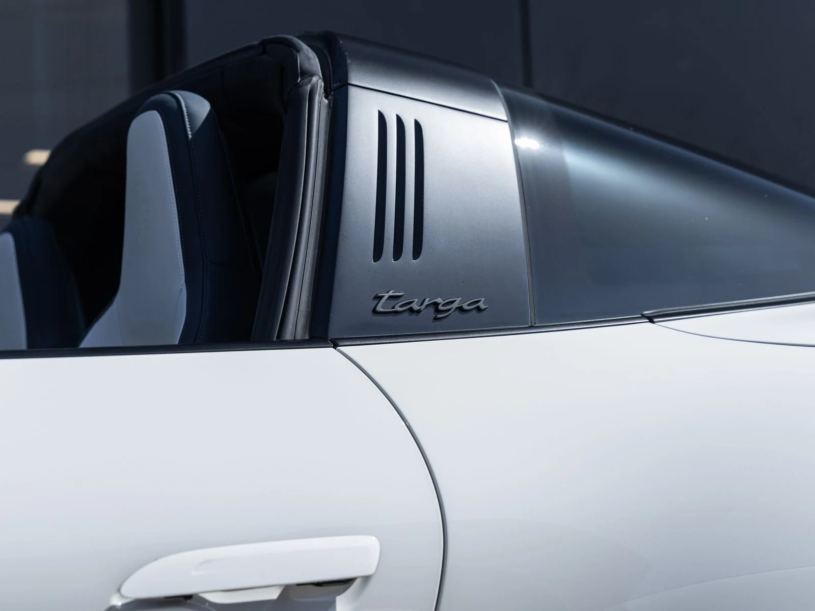 2025 Porsche 911 Targa 4 GTS (992.2), 19/20