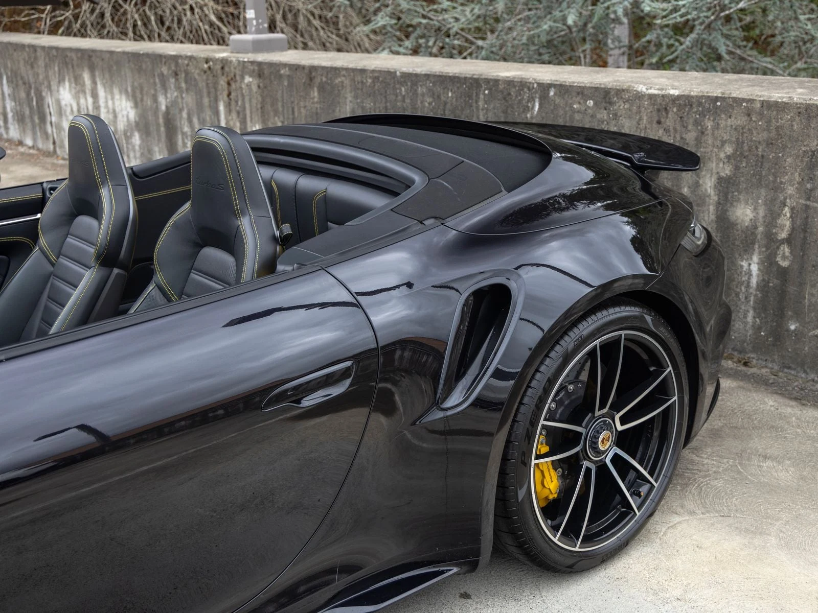 2021 Porsche 911 Turbo S Cabriolet (992.1), 18/20