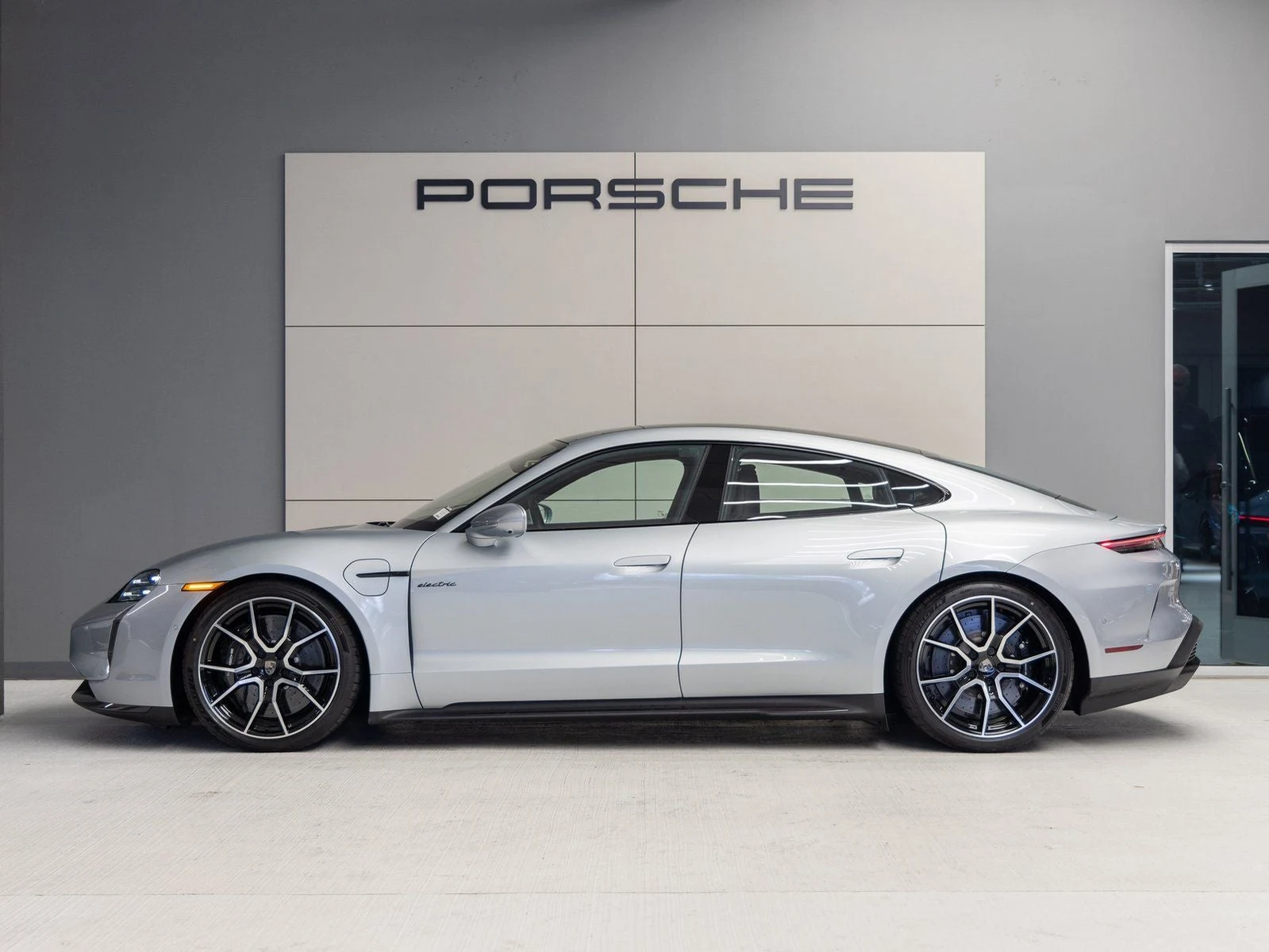 2026 Porsche Taycan Turbo S (2025 Update), 2/20