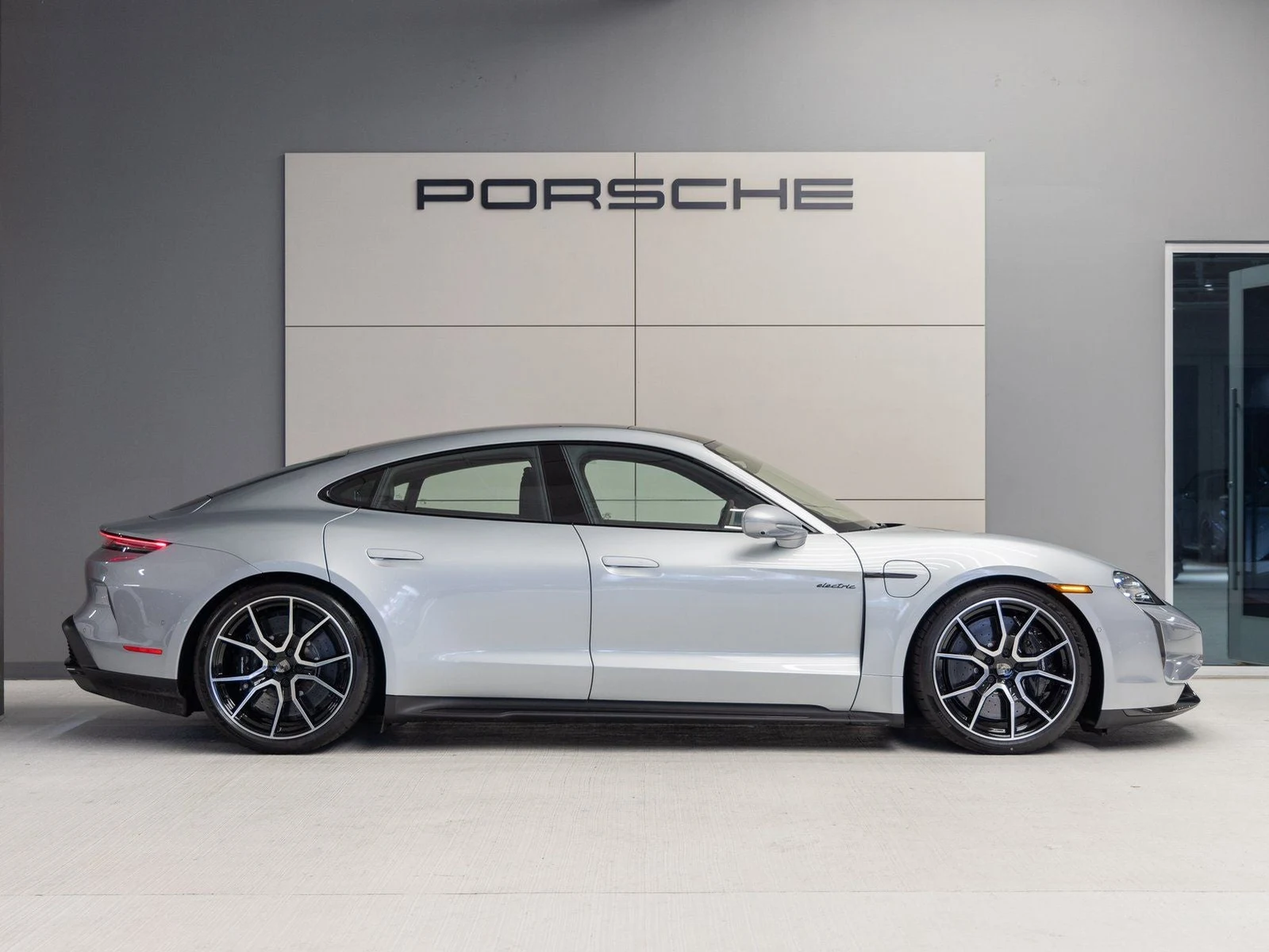 2026 Porsche Taycan Turbo S (2025 Update), 8/20