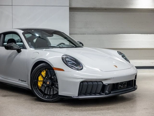 2025 Porsche 911 Carrera 4 GTS (992.2), 16/20