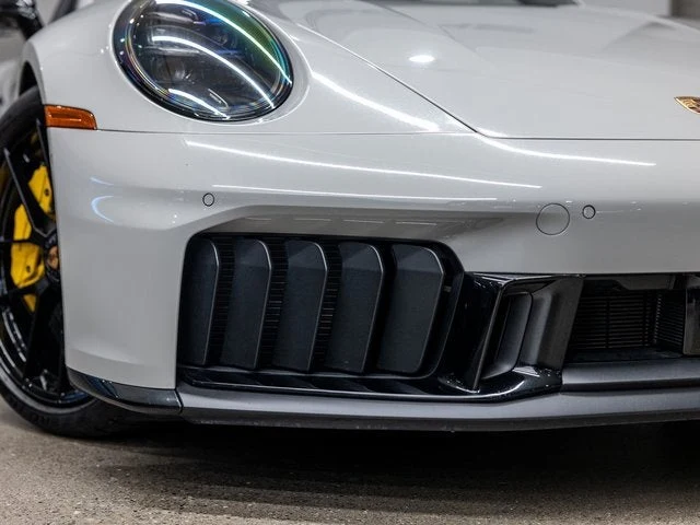 2025 Porsche 911 Carrera 4 GTS (992.2), 17/20