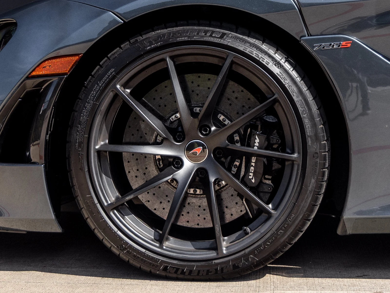 2018 McLaren 720S Coupé, 17/20
