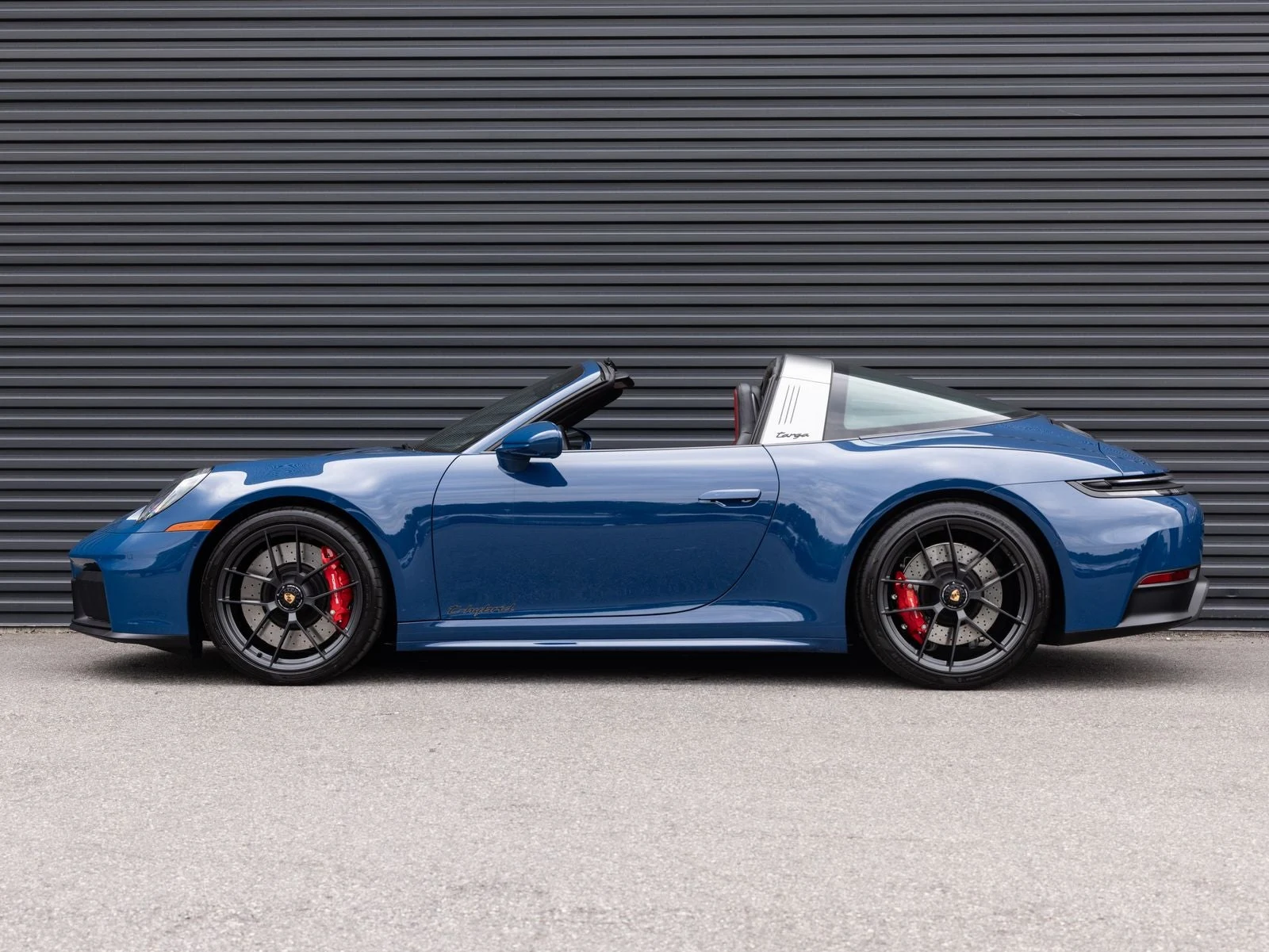2025 Porsche 911 Targa 4 GTS (992.2), 2/20
