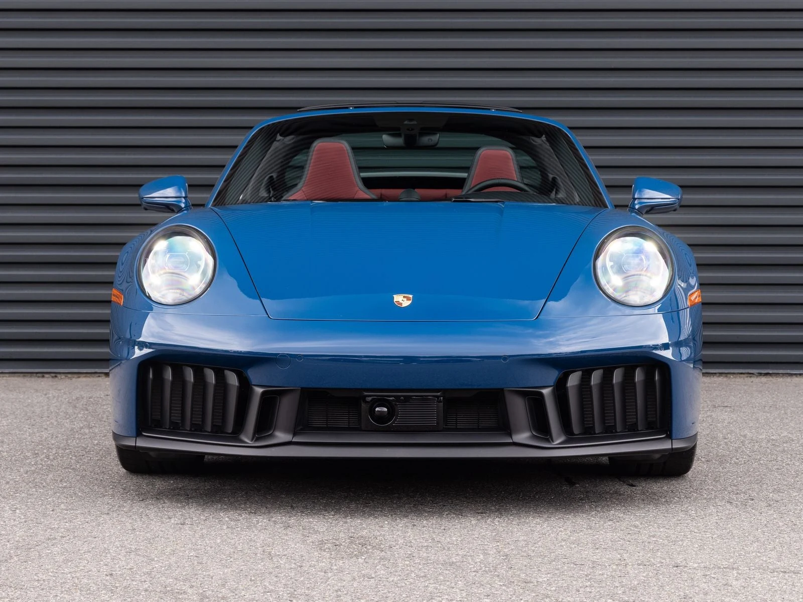 2025 Porsche 911 Targa 4 GTS (992.2), 8/20