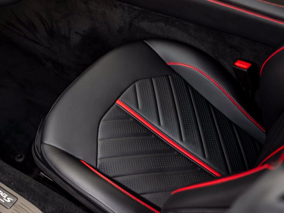 2026 Aston Martin Vantage S (2024 Update), 15/20