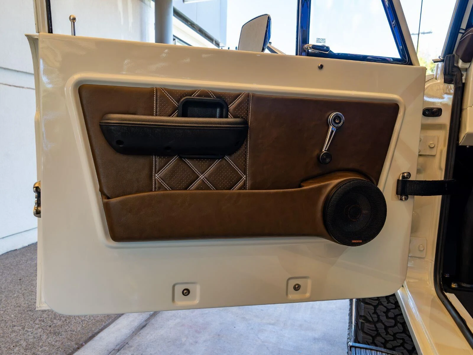 1977 Ford Bronco Velocity Signature Series (1st Generation), 8/20