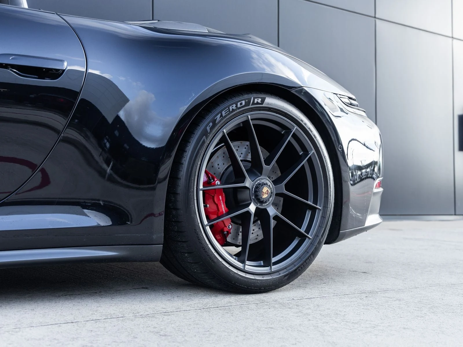 2026 Porsche 911 Carrera 4 GTS Cabriolet (992.2), 19/20