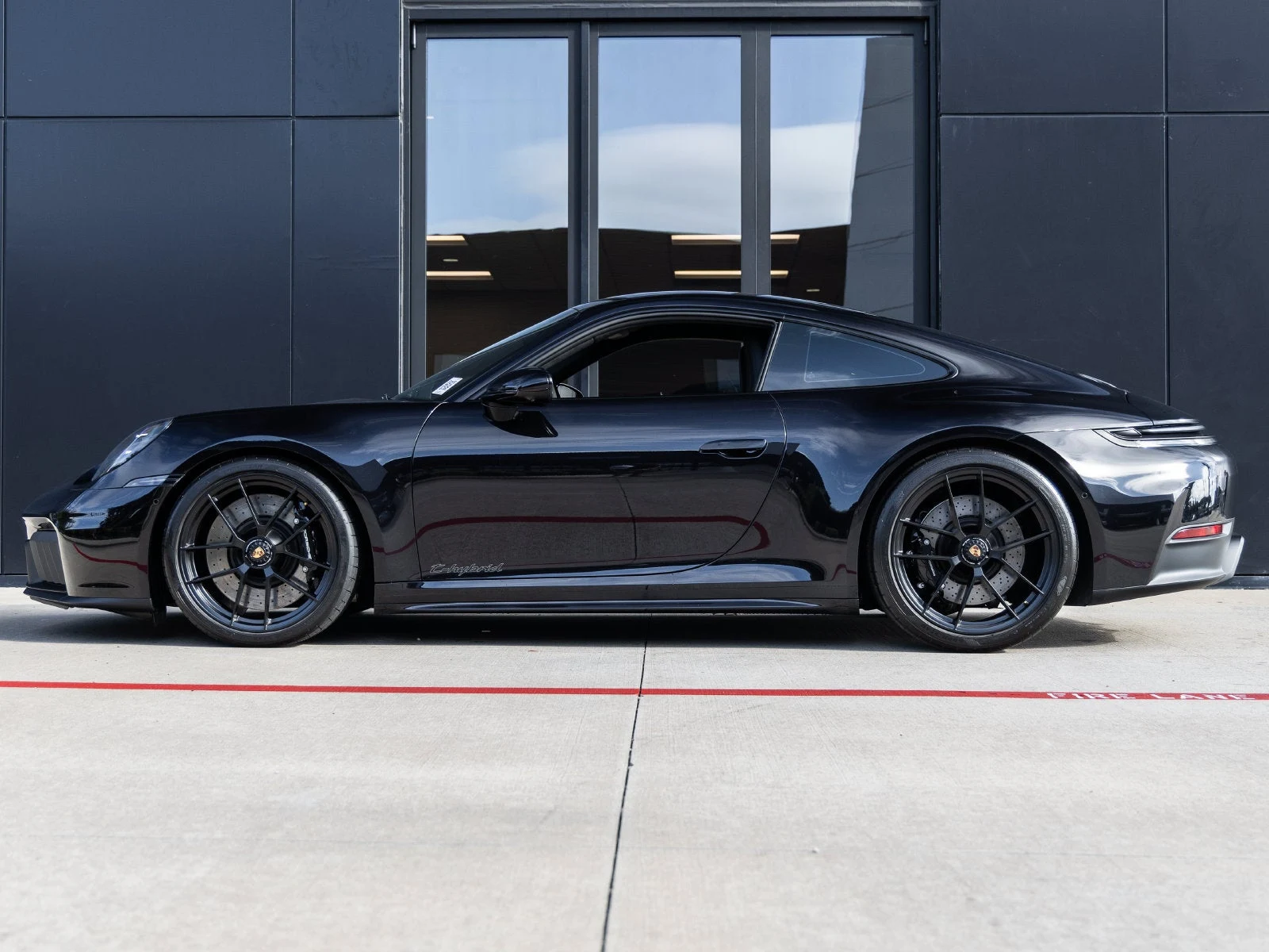 2025 Porsche 911 Carrera 4 GTS (992.2), 2/20