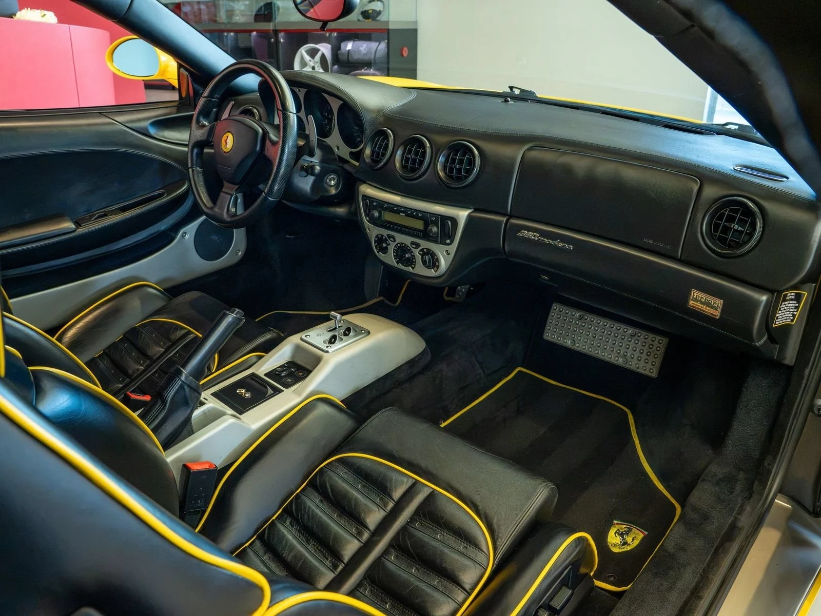 2001 Ferrari 360 Modena Berlinetta, 17/20