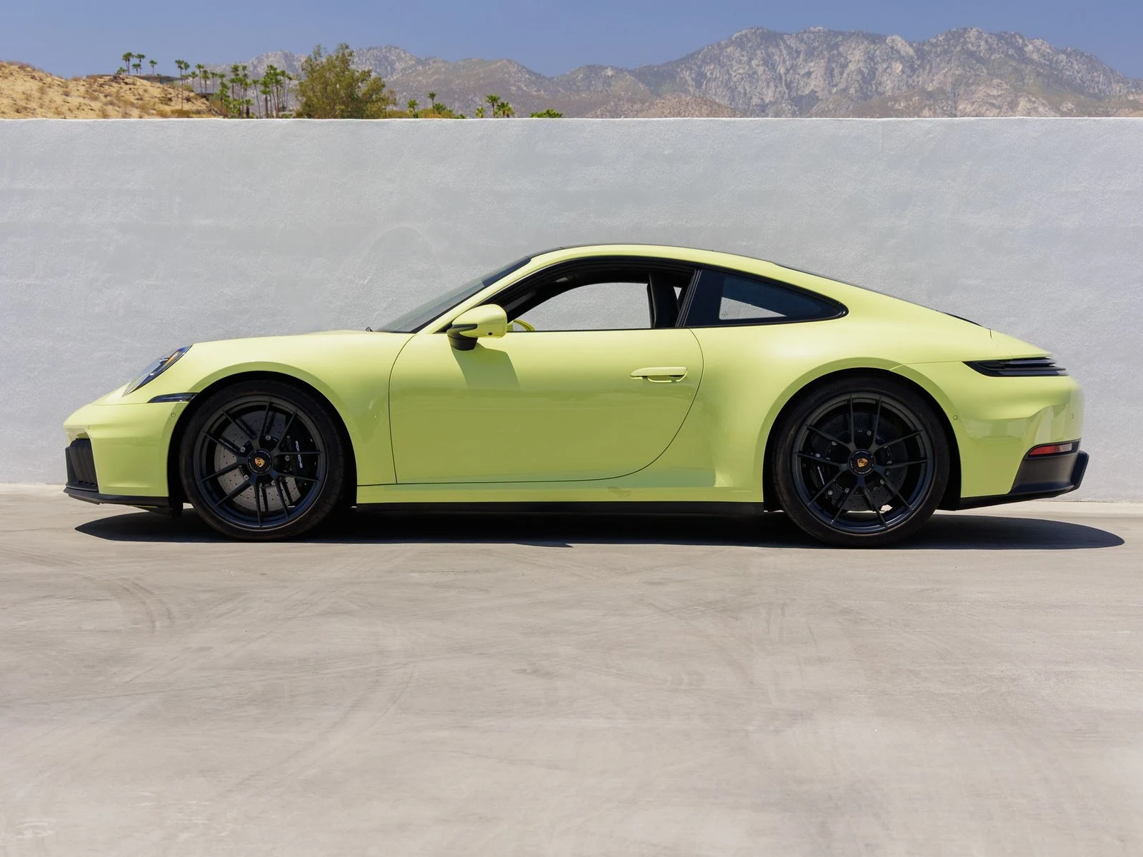 2025 Porsche 911 Carrera GTS (992.2), 2/20