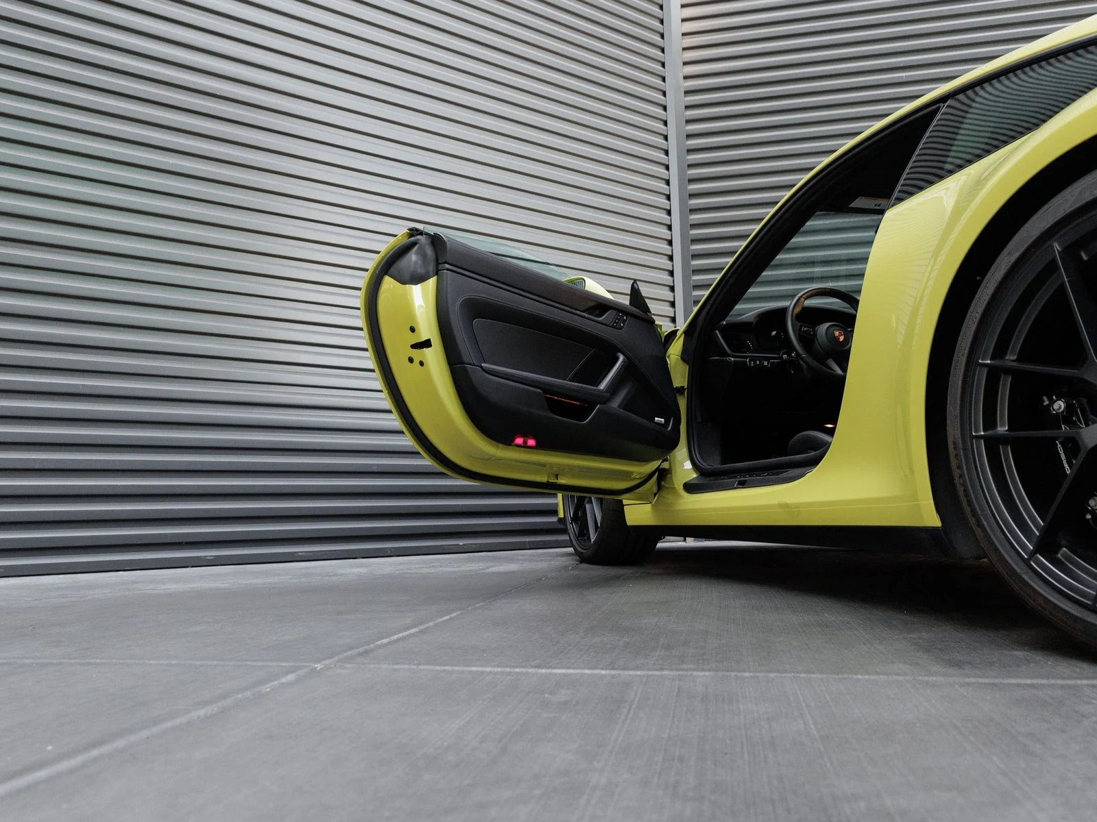 2025 Porsche 911 Carrera GTS (992.2), 13/20