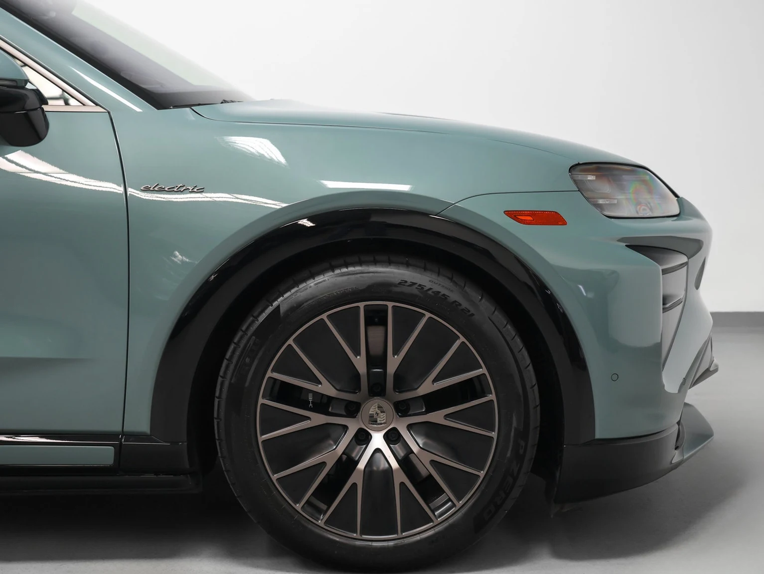 2026 Porsche Cayenne Turbo Electric (E4), 16/20